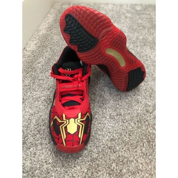 Adidas D.O.N. Issue 3 J Spider-Man Men’s Size 6